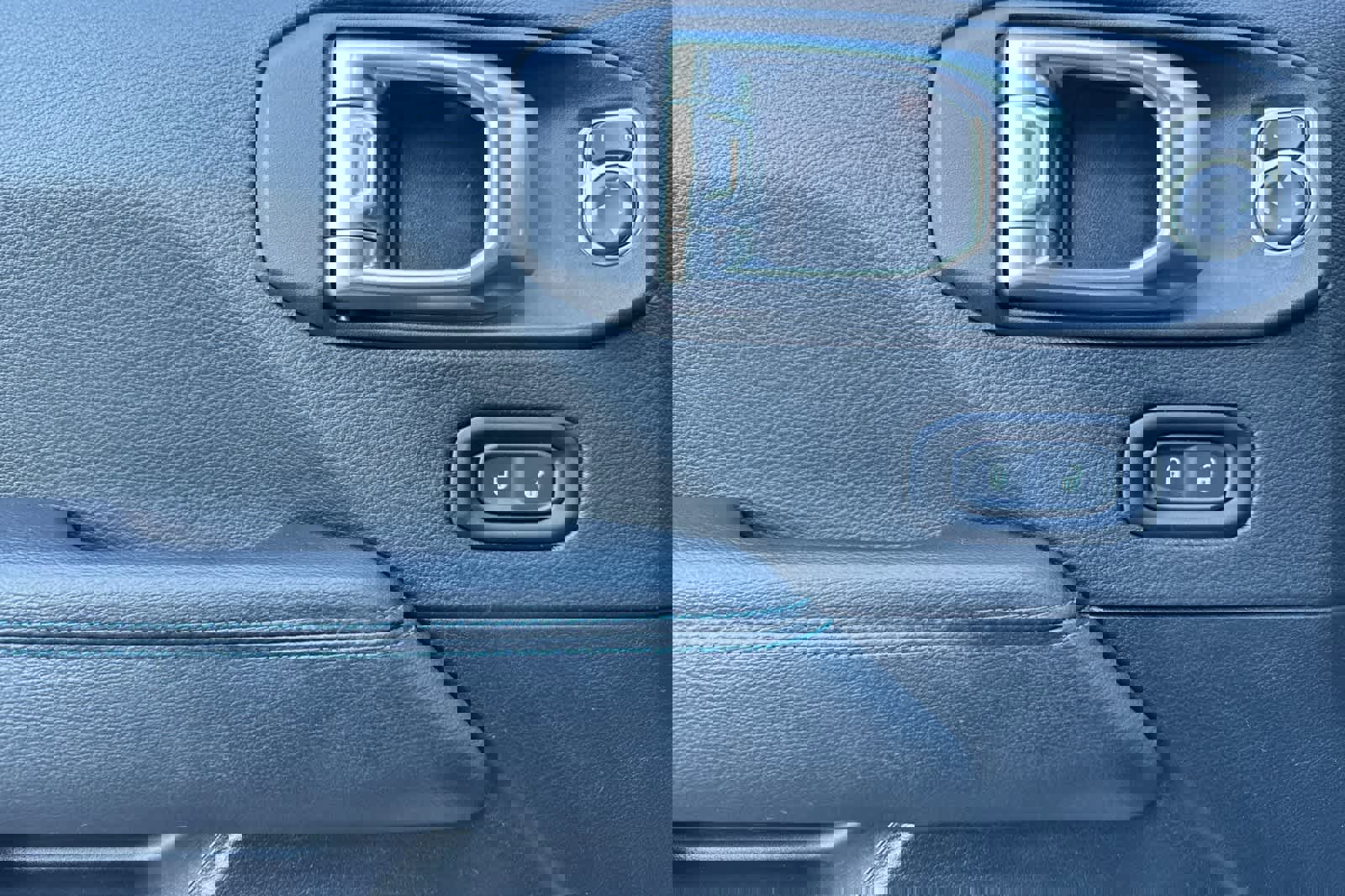 Used 2021 Jeep Wrangler Unlimited Rubicon 4xe w/ Cold Weather Group image 12