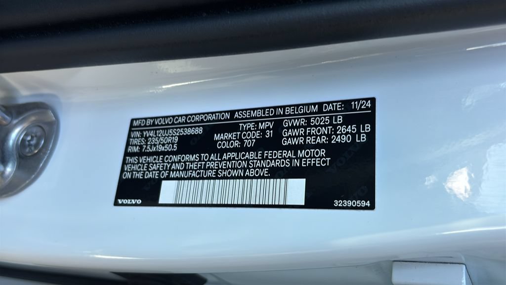 Certified 2025 Volvo XC40 B5 Core w/ Climate Package AWD/4WD image 33