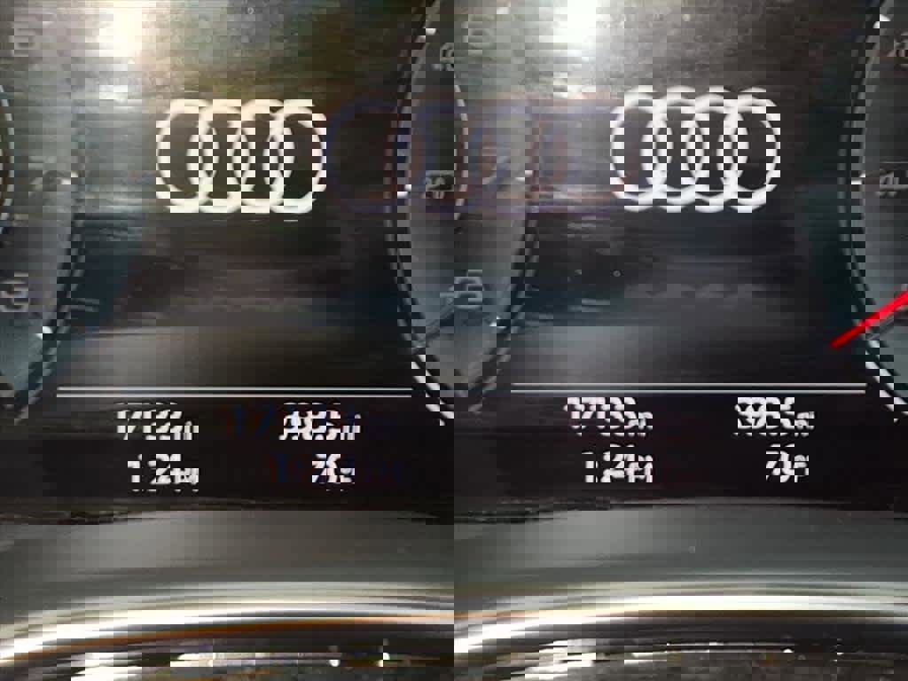 Certified 2025 Audi Q7 3.0T Premium w/ Convenience Package image 12