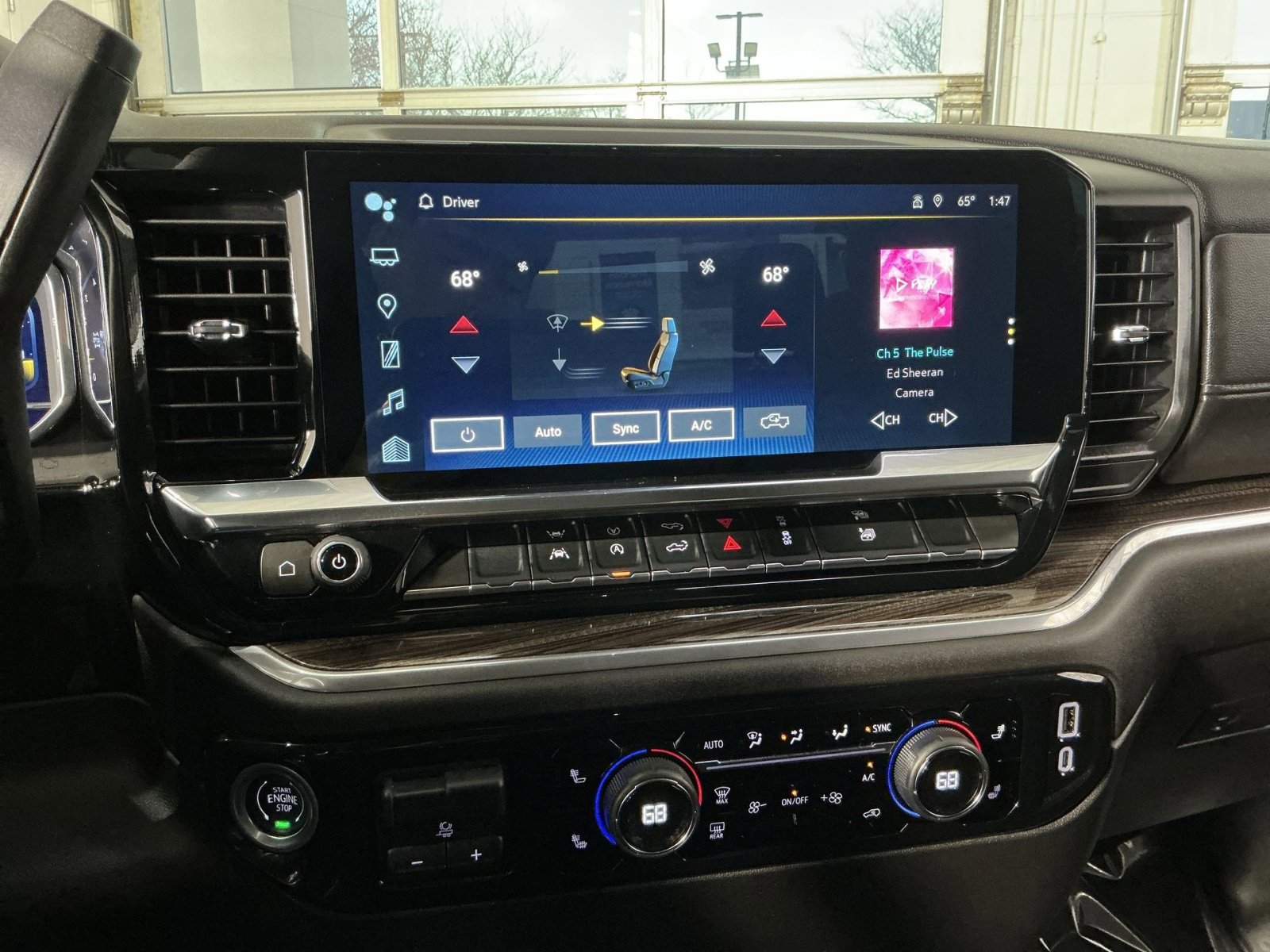 Used 2025 Chevrolet Silverado 1500 LT image 28