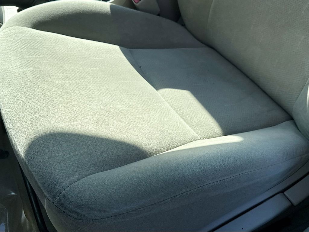 Used 2013 Toyota Corolla L FWD image 15