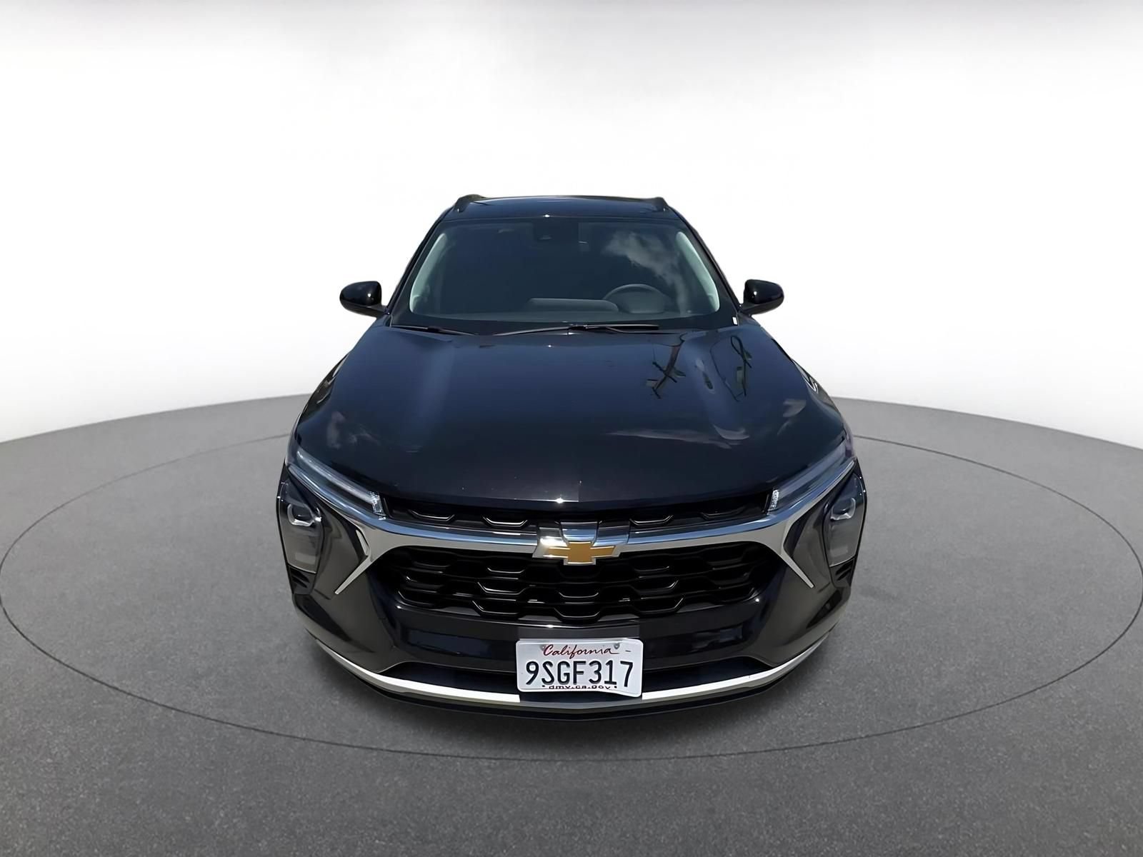 Used 2025 Chevrolet Trax LT FWD image 4