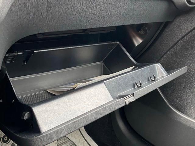 Used 2021 Volvo XC40 T5 R-Design w/ Advanced Package image 40