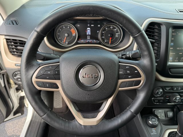 Used 2017 Jeep Cherokee Limited AWD/4WD image 15