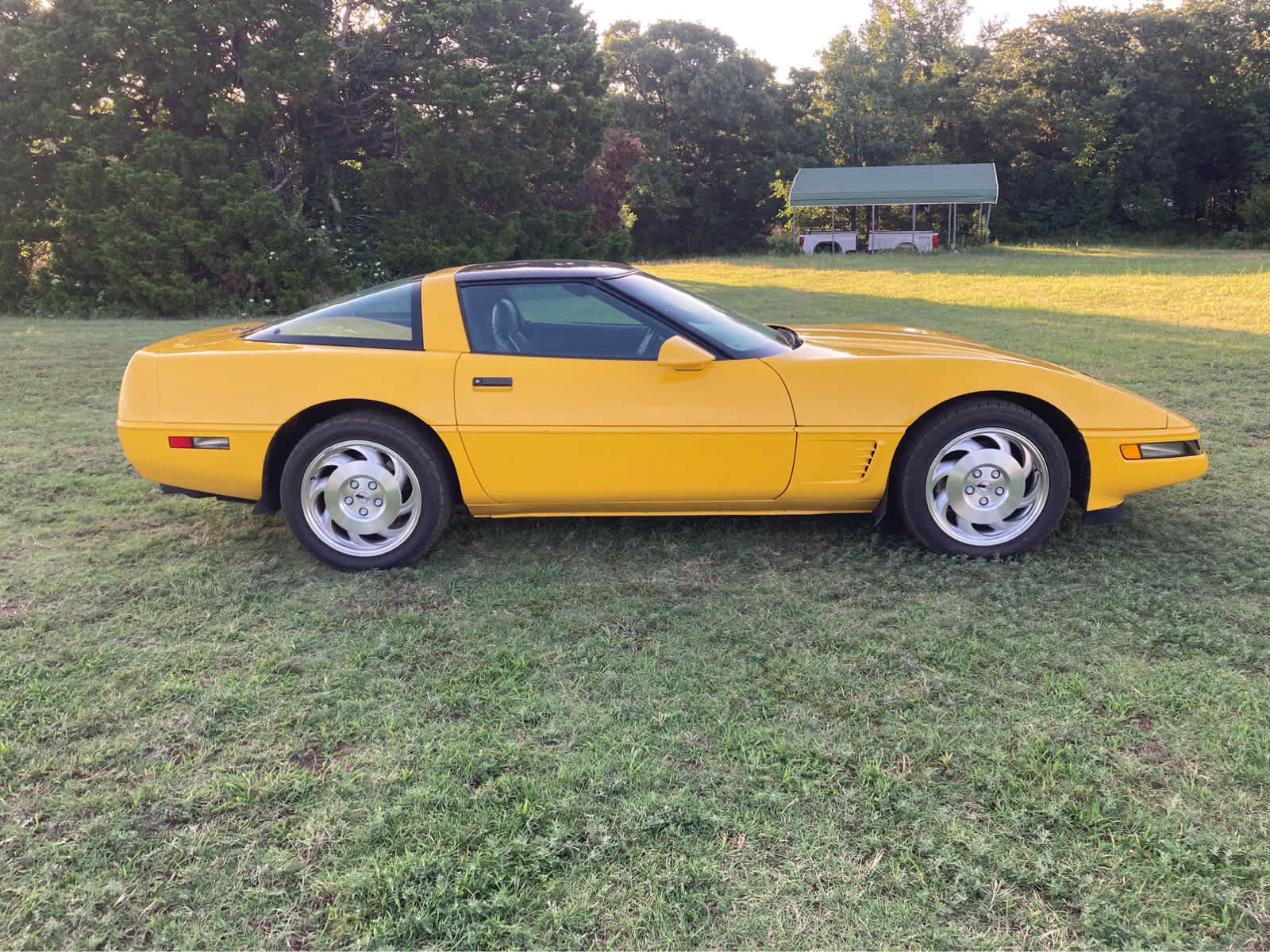 Used 1995 Chevrolet Corvette Coupe RWD image 10
