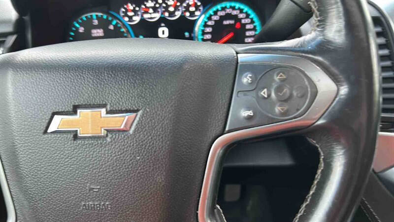 Used 2019 Chevrolet Suburban Premier AWD/4WD image 30