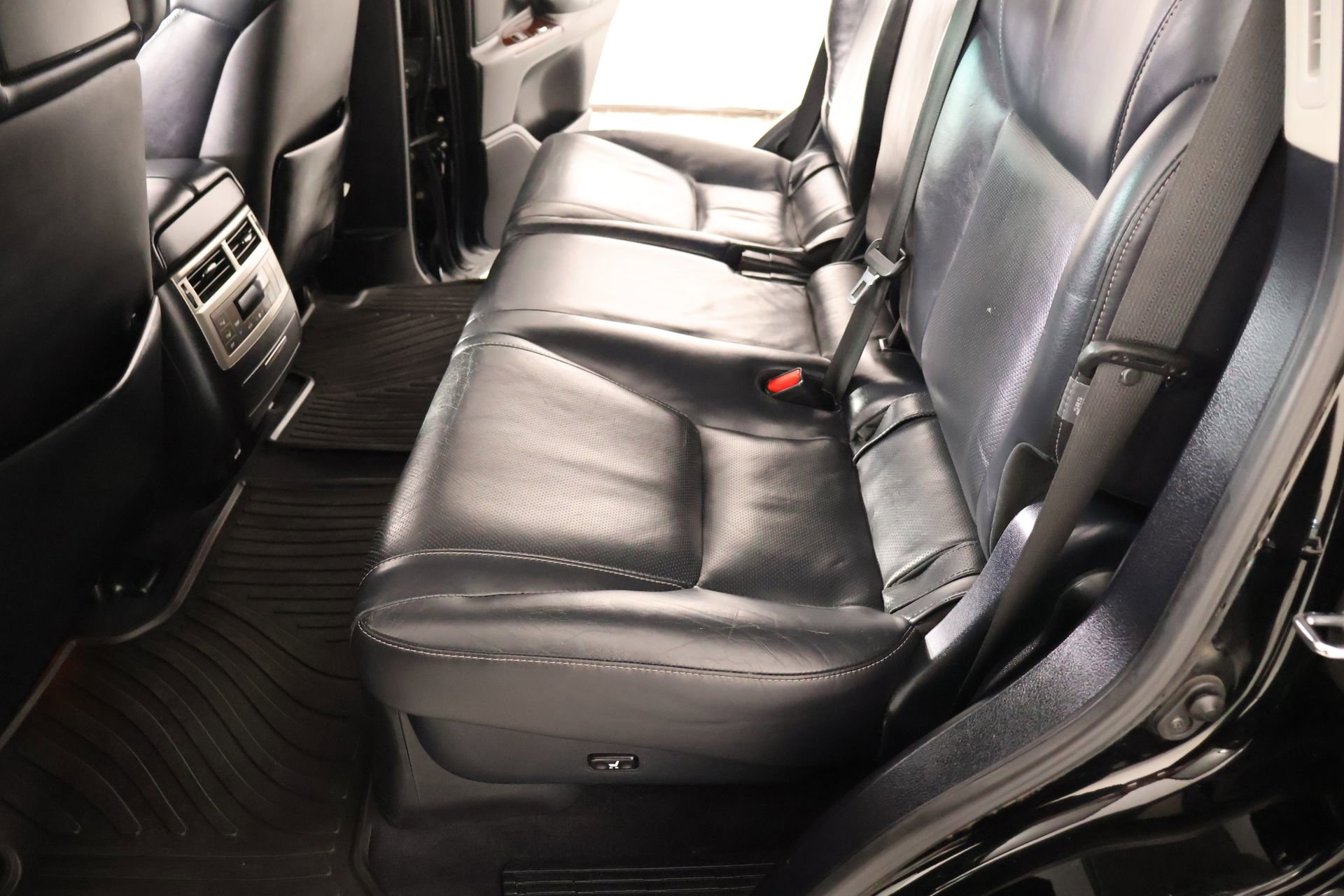 Used 2015 Lexus LX 570 4WD image 14
