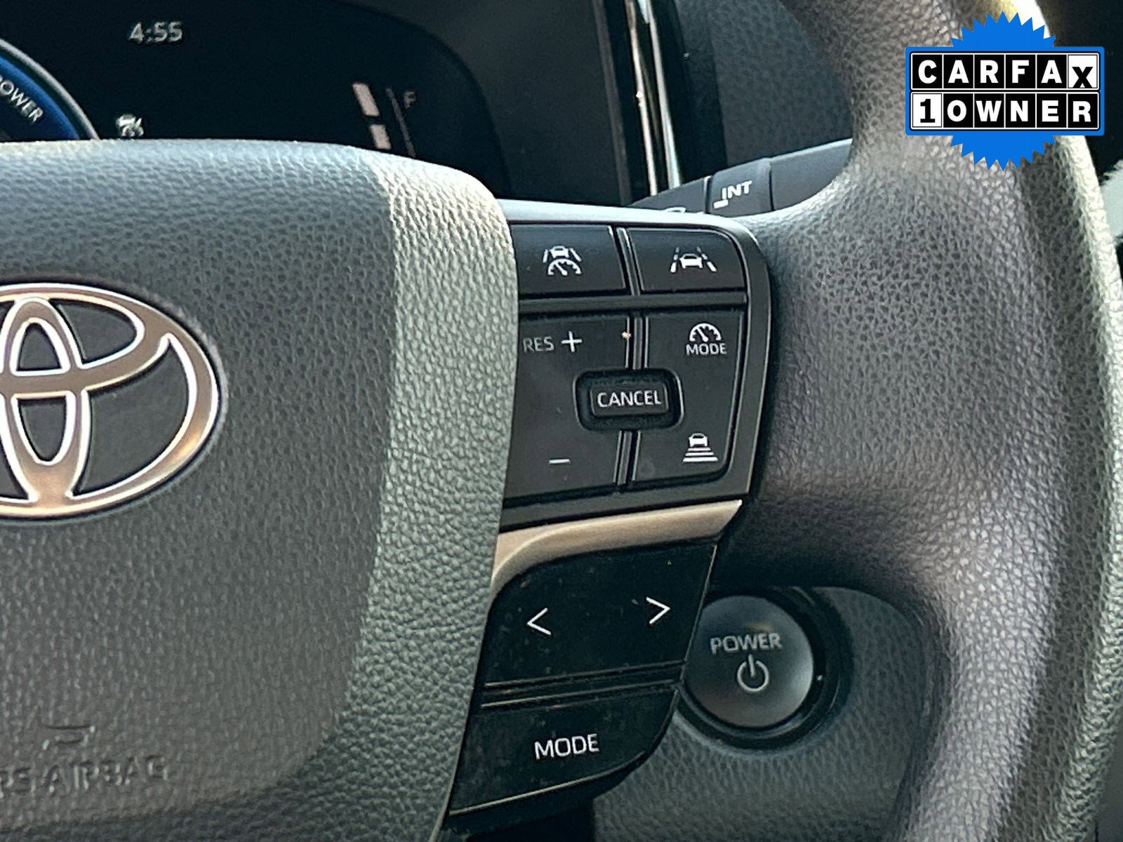 Used 2025 Toyota Camry SE image 14