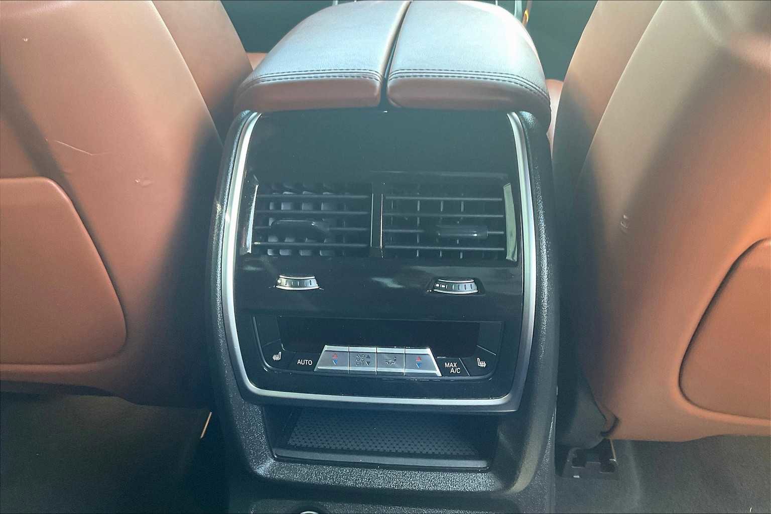 Used 2025 BMW X7 M60i image 38