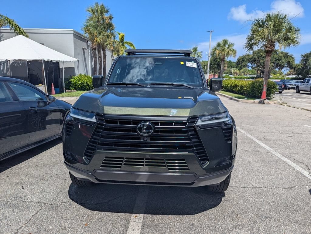 Used 2024 Lexus GX 550 w/ Cold Area Package AWD/4WD image 2