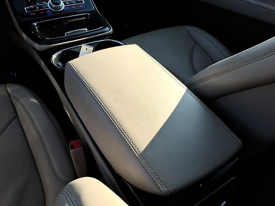 Used 2023 Lincoln Nautilus Reserve AWD/4WD image 24