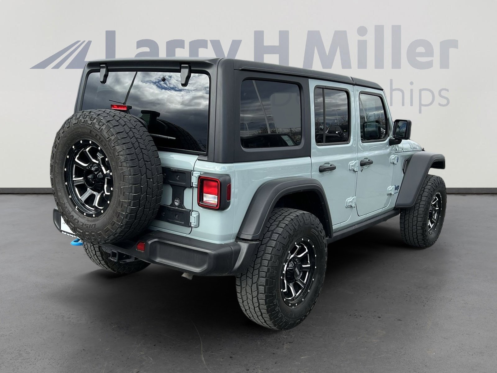 Used 2024 Jeep Wrangler Willys image 8