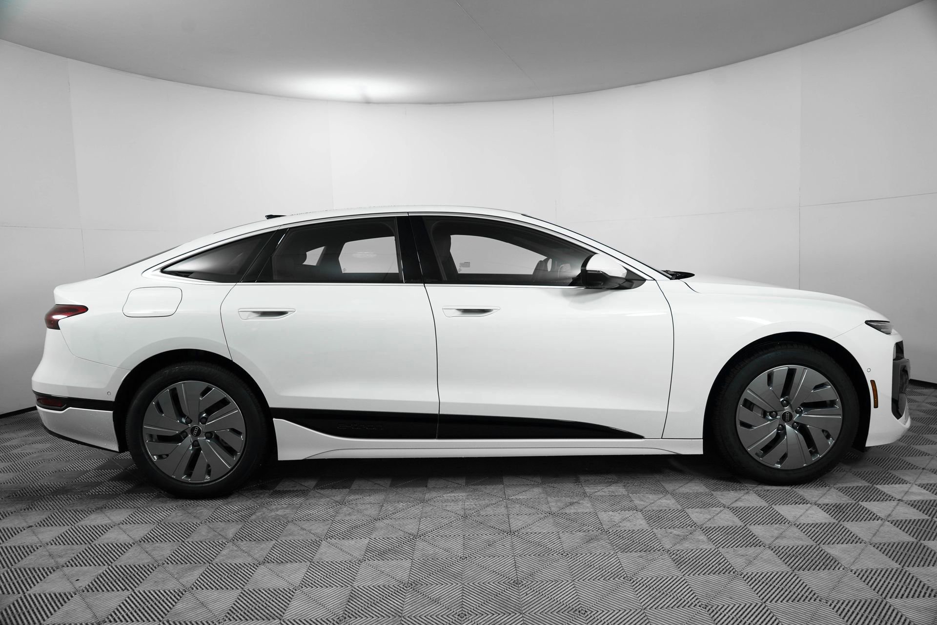 New 2025 Audi A6 e-tron Premium image 8