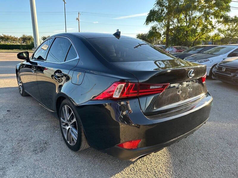 Used 2019 Lexus IS 300 w/ Accessory Package RWD image 7