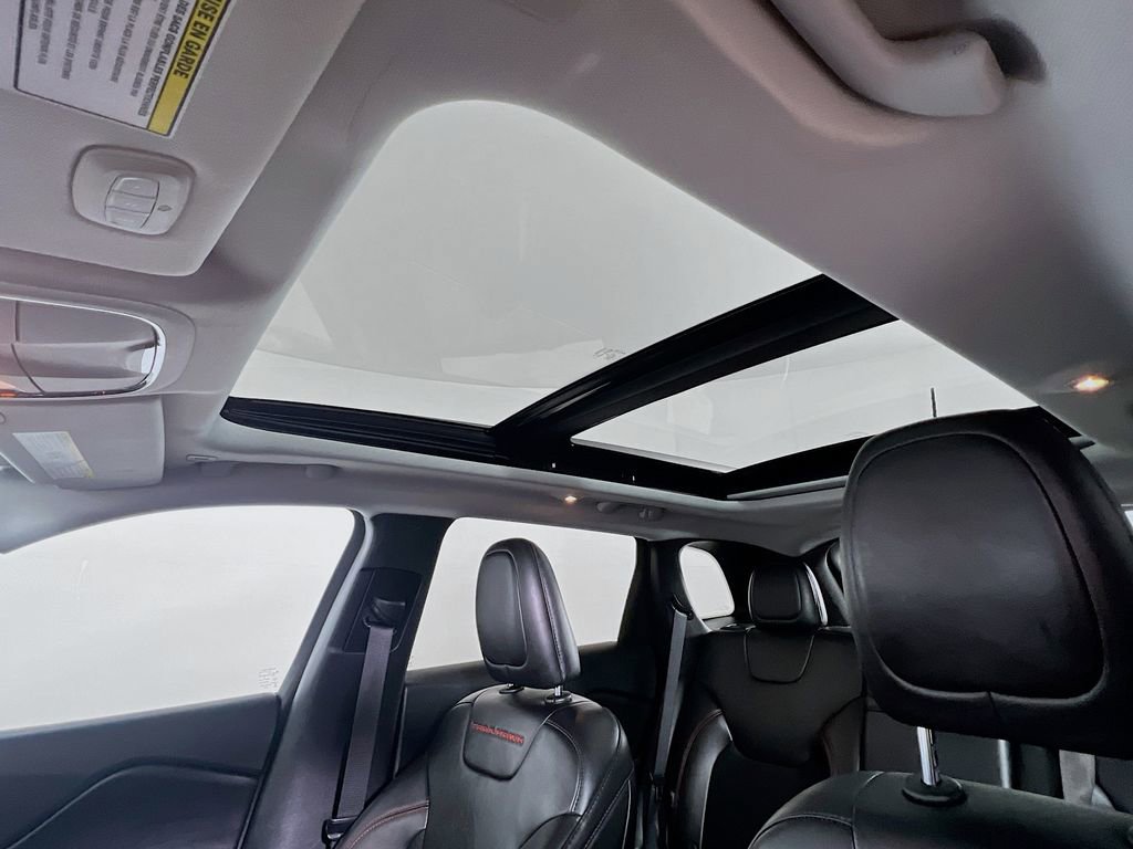 Used 2019 Jeep Cherokee Trailhawk w/ Comfort/Convenience Group image 22