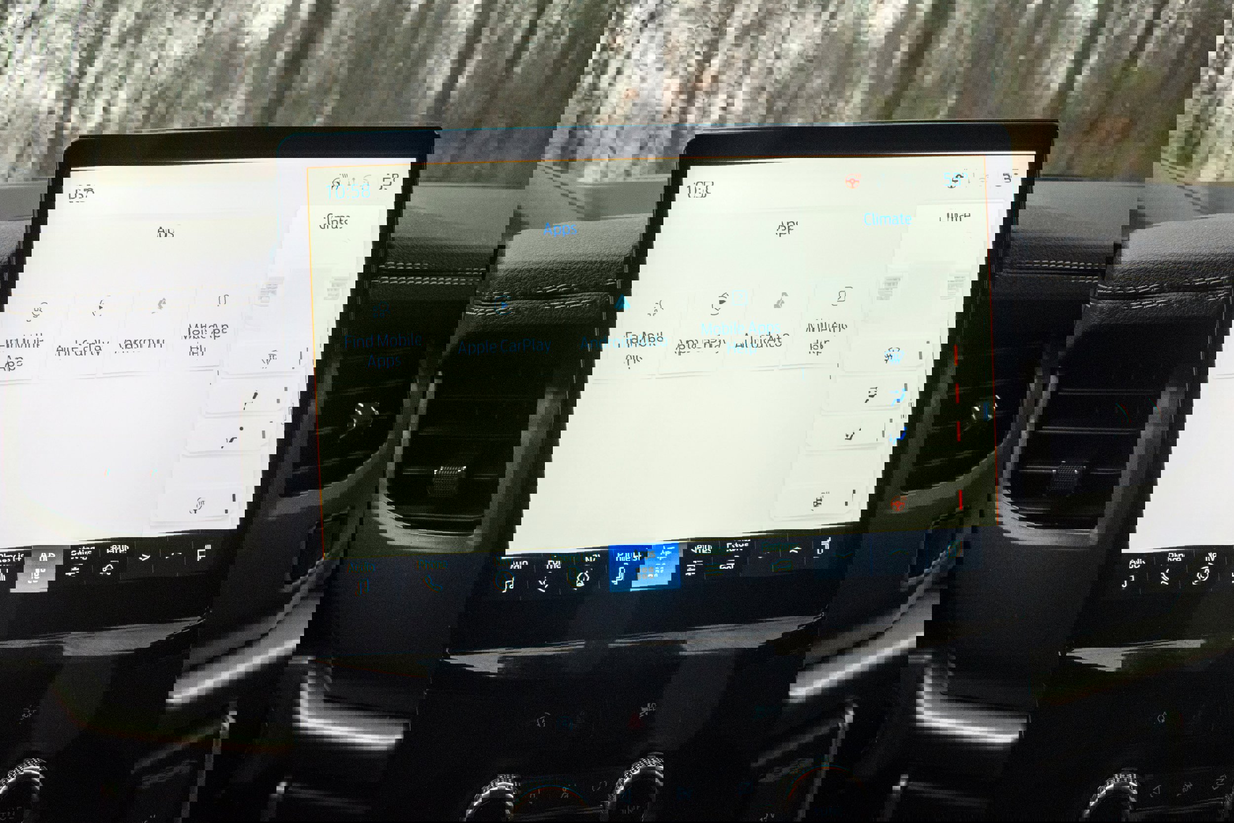 Used 2024 Ford Expedition XLT image 32