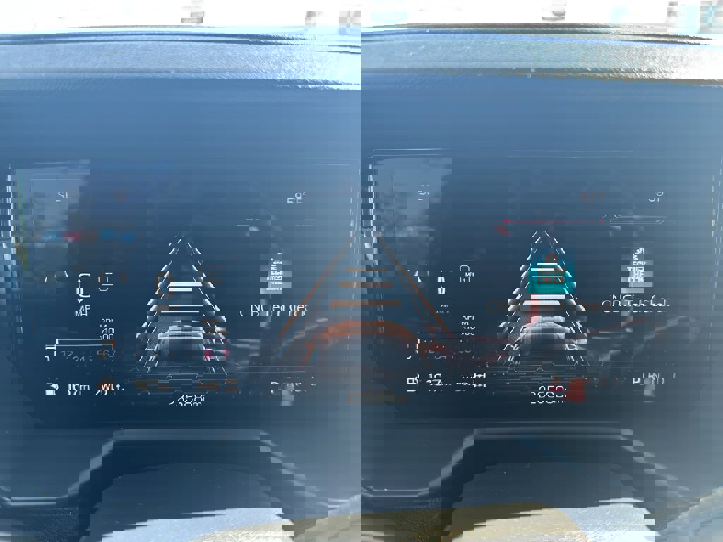 Used 2025 GMC Acadia Elevation image 2