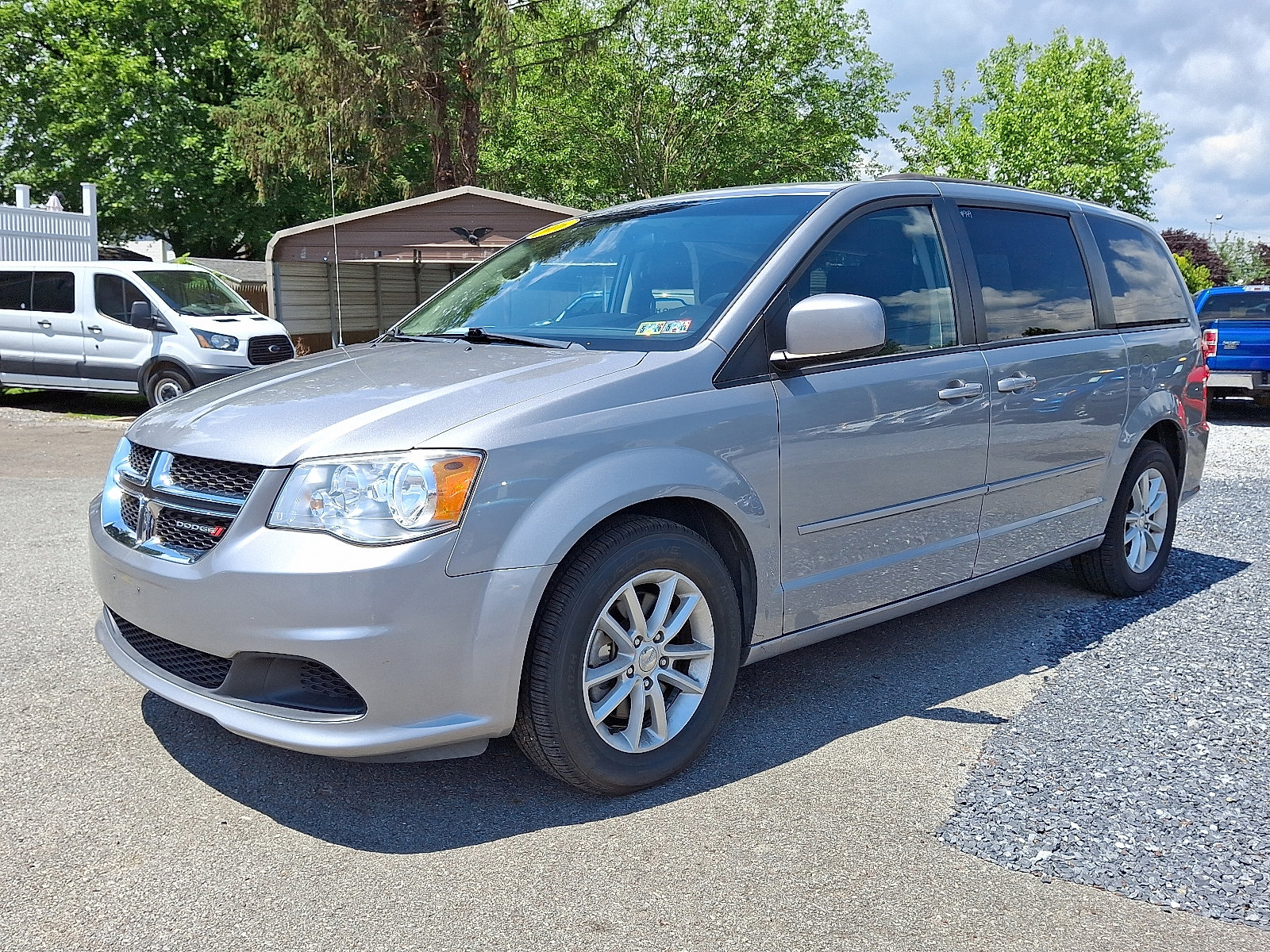 Used 2016 Dodge Grand Caravan SXT image 3