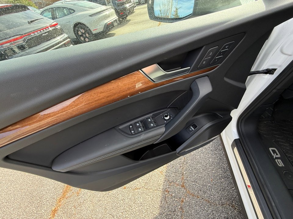 Certified 2023 Audi Q5 2.0T Premium Plus w/ Premium Plus Package image 32
