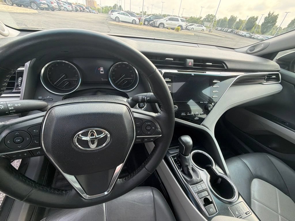 Used 2018 Toyota Camry XLE w/ Audio Package FWD image 16
