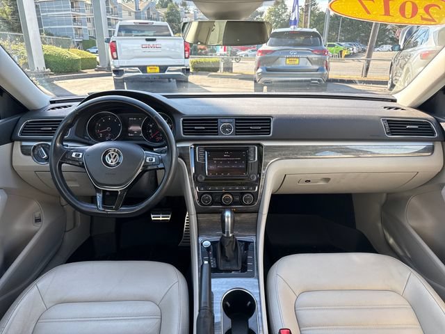 Used 2017 Volkswagen Passat 1.8T SEL Premium FWD image 11