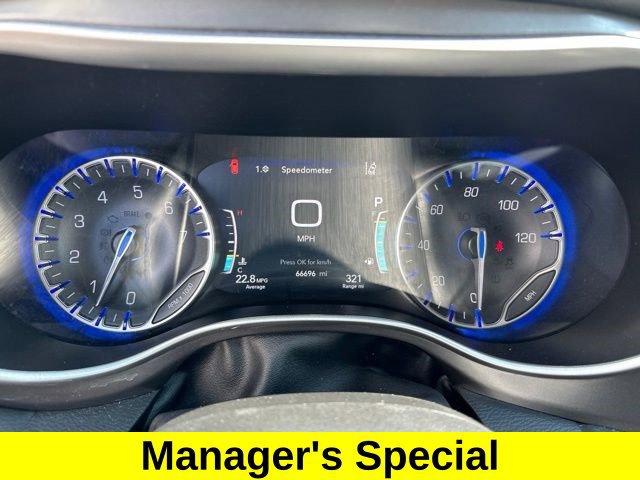 Used 2024 Chrysler Pacifica Touring-L FWD image 14