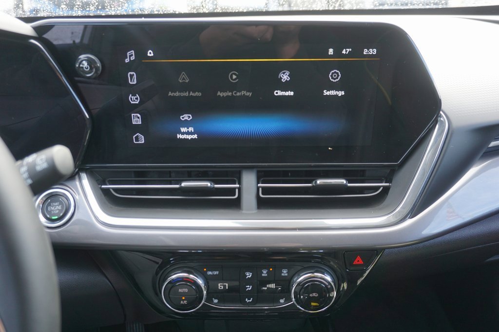 Used 2025 Chevrolet Trax ACTIV w/ Sunroof Package image 13