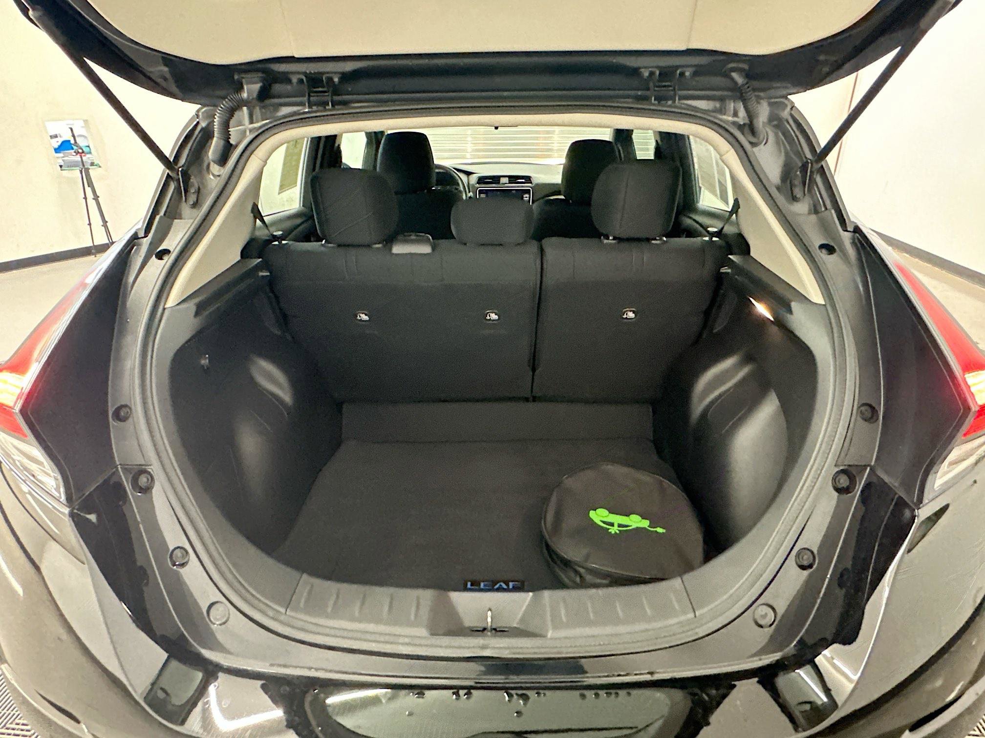 Used 2023 Nissan Leaf S image 29