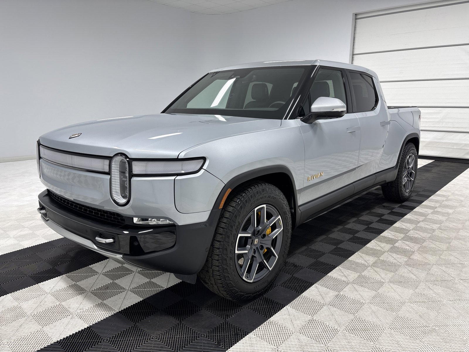 Used 2023 Rivian R1T Adventure