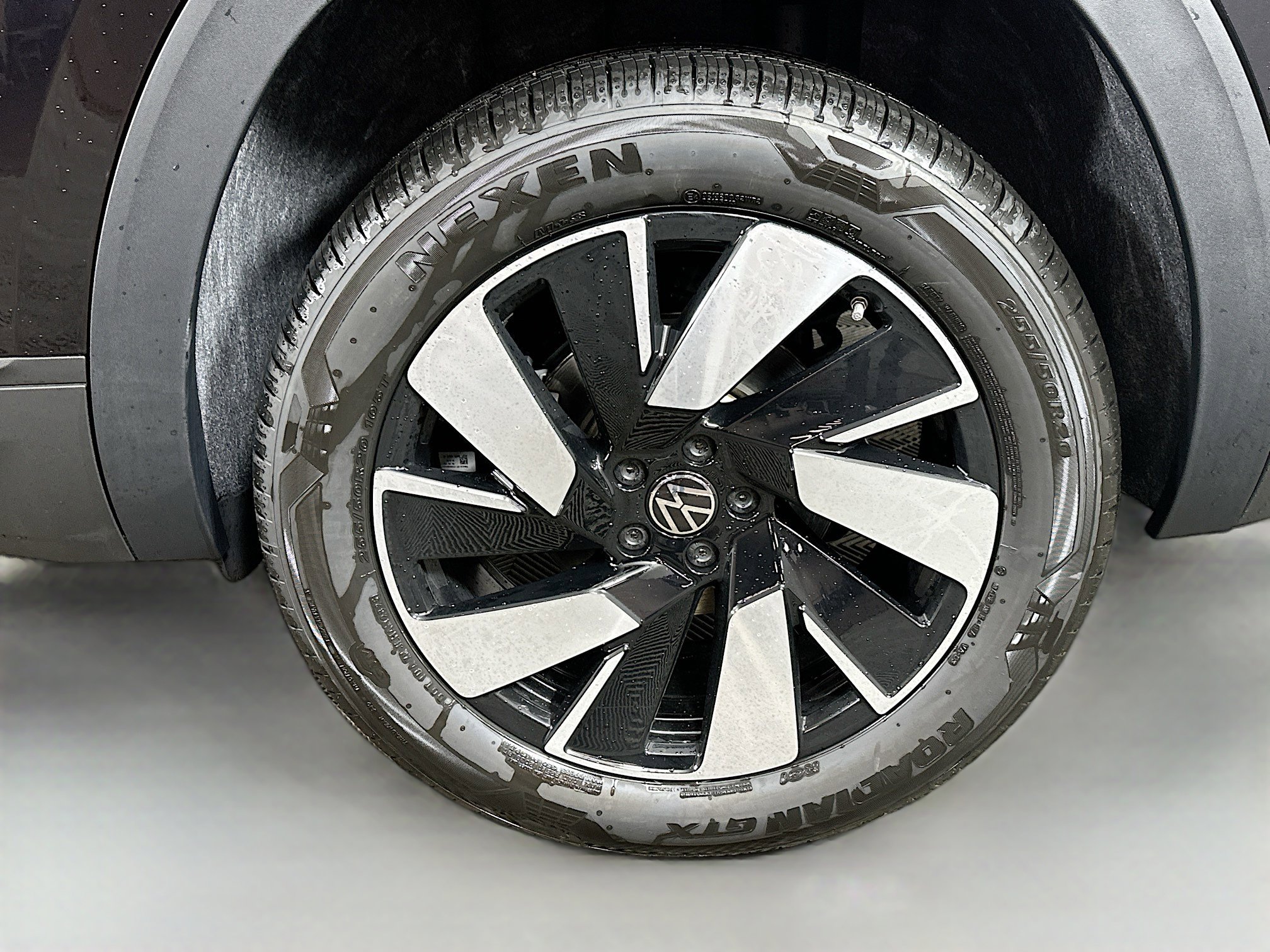 New 2026 Volkswagen Atlas Cross Sport SE image 29