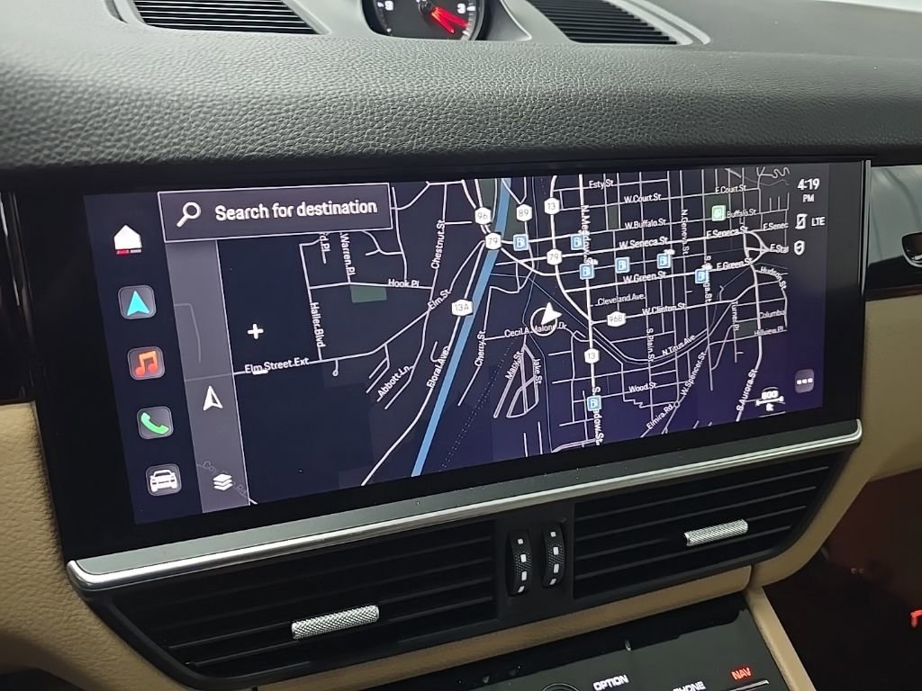 Used 2022 Porsche Cayenne image 25