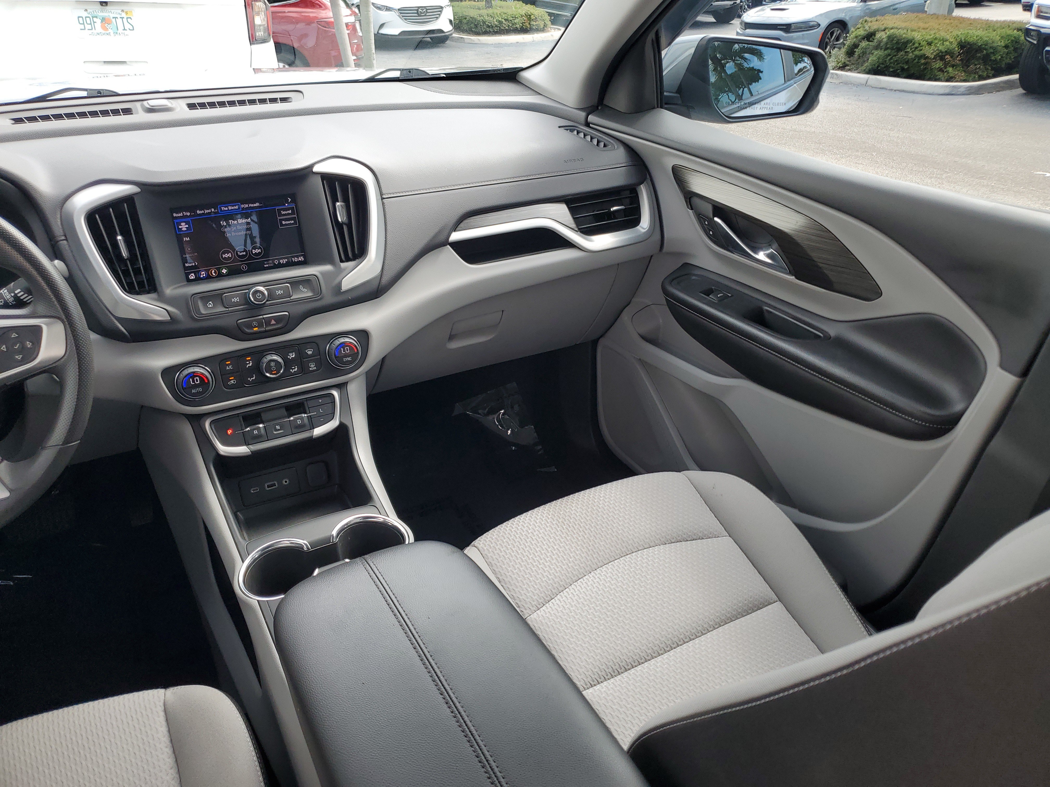 Used 2024 GMC Terrain SLE w/ Driver Convenience Package FWD image 18
