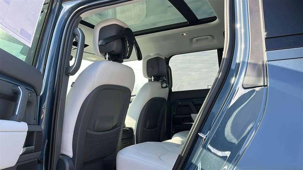 New 2026 Land Rover Defender 110 X-Dynamic SE image 21