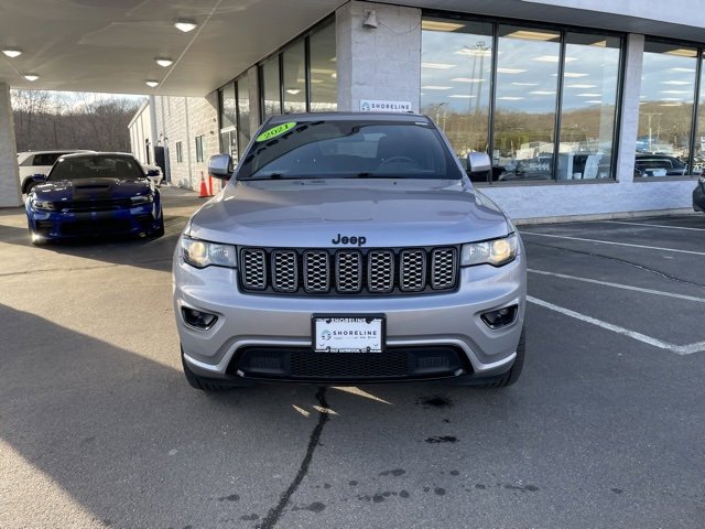 Used 2021 Jeep Grand Cherokee Laredo X image 2