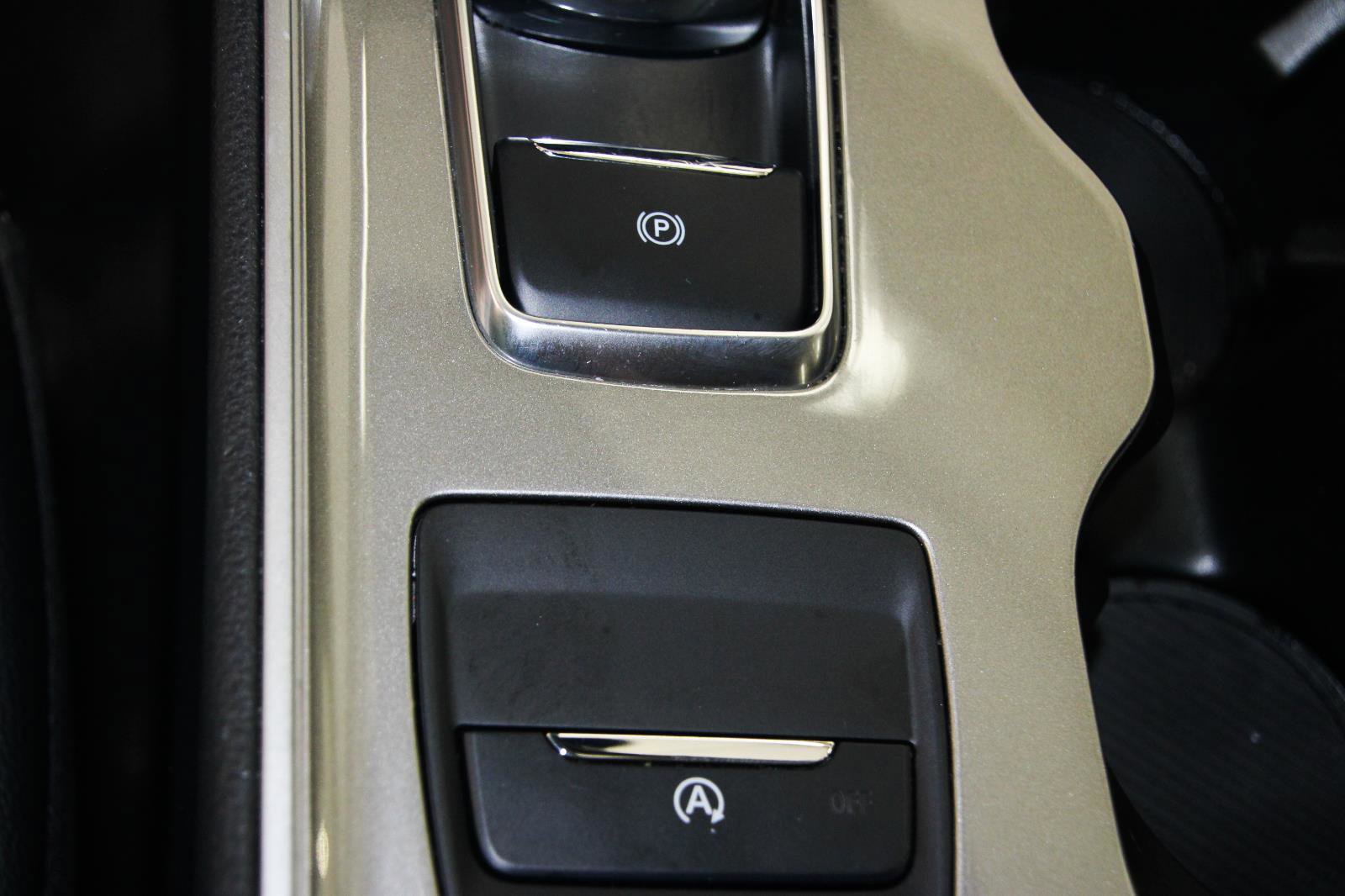 Used 2024 Ford Edge SEL image 16
