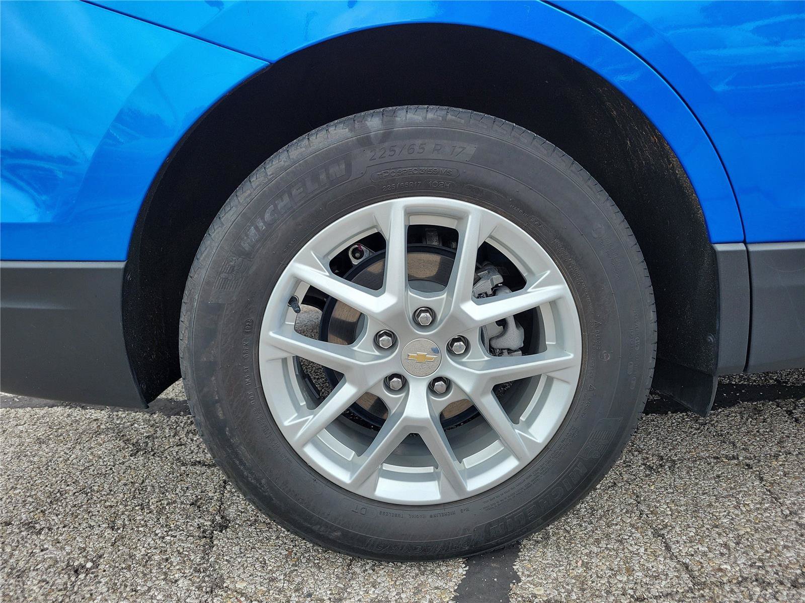 Used 2024 Chevrolet Equinox LT w/ LPO, Floor Liner Package FWD image 7