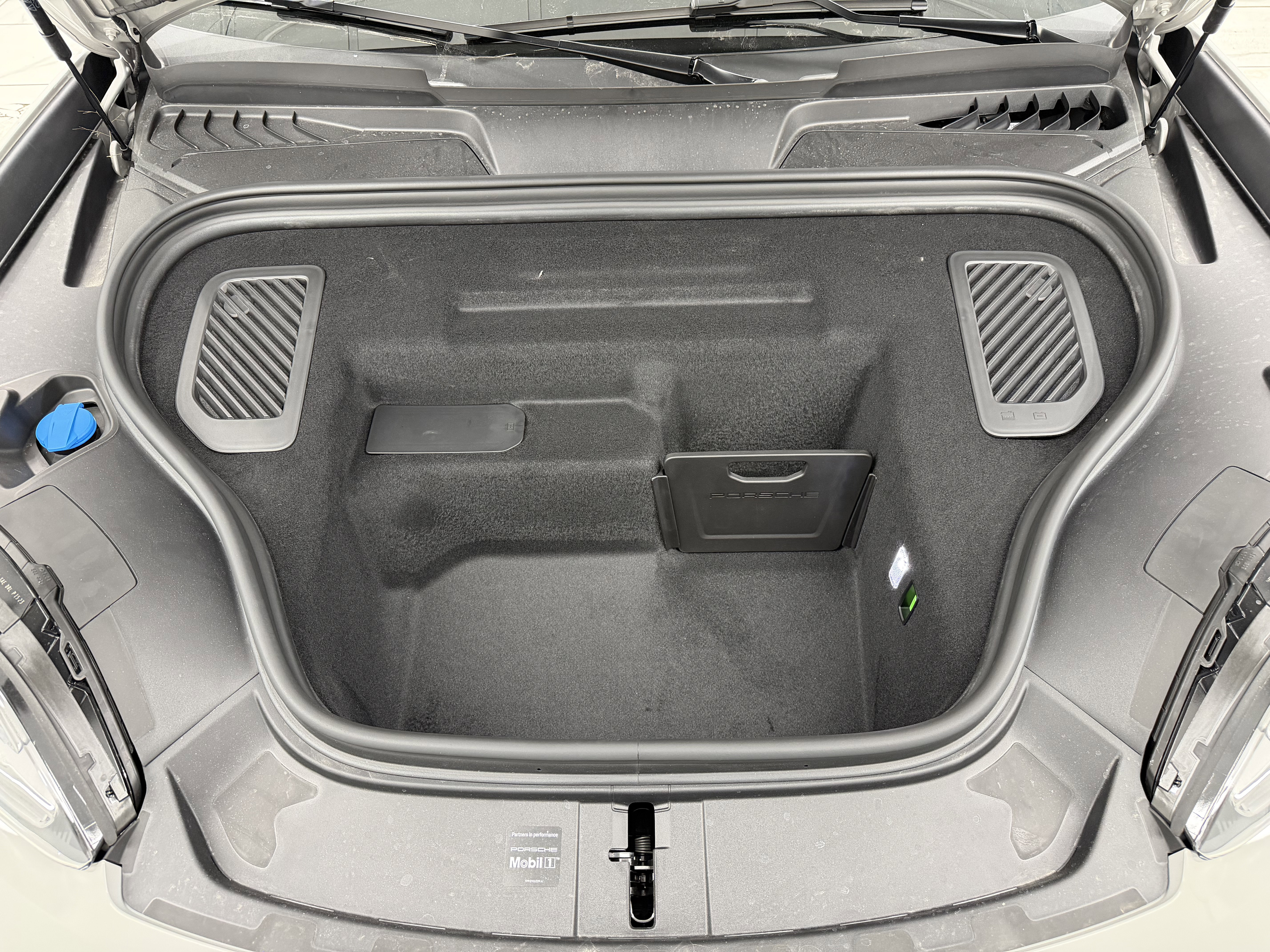 New 2026 Porsche Macan 4 Electric image 58