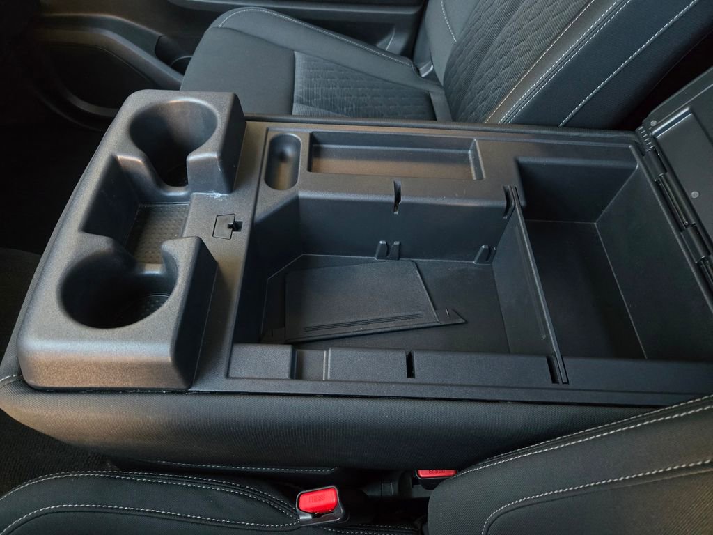 Used 2018 Nissan Titan SV image 17