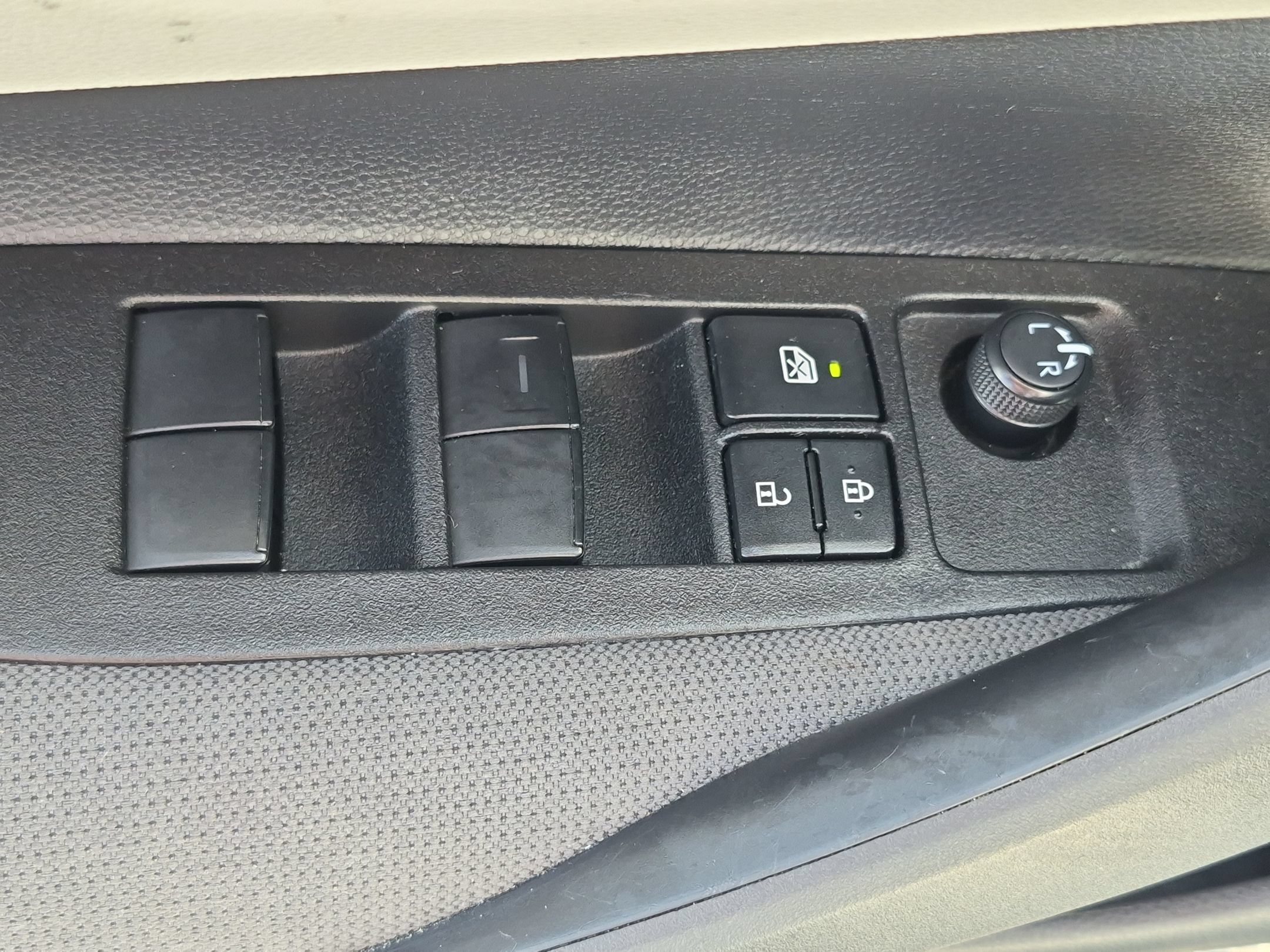 Used 2025 Toyota Corolla LE FWD image 13
