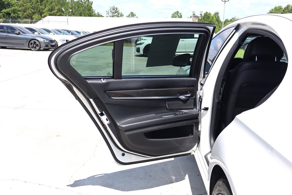 Used 2015 BMW 750i RWD image 40