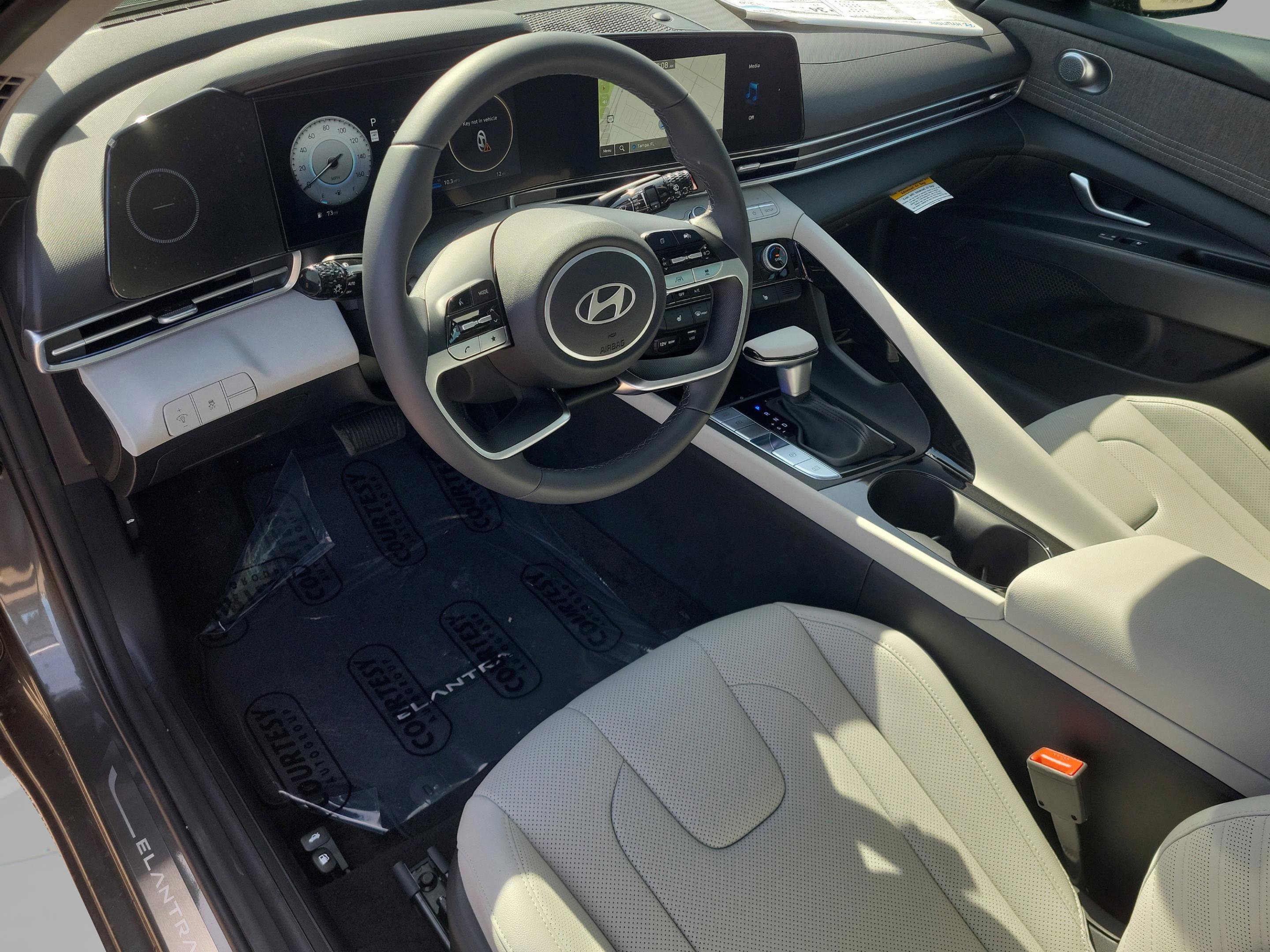 New 2026 Hyundai Elantra Limited FWD image 18