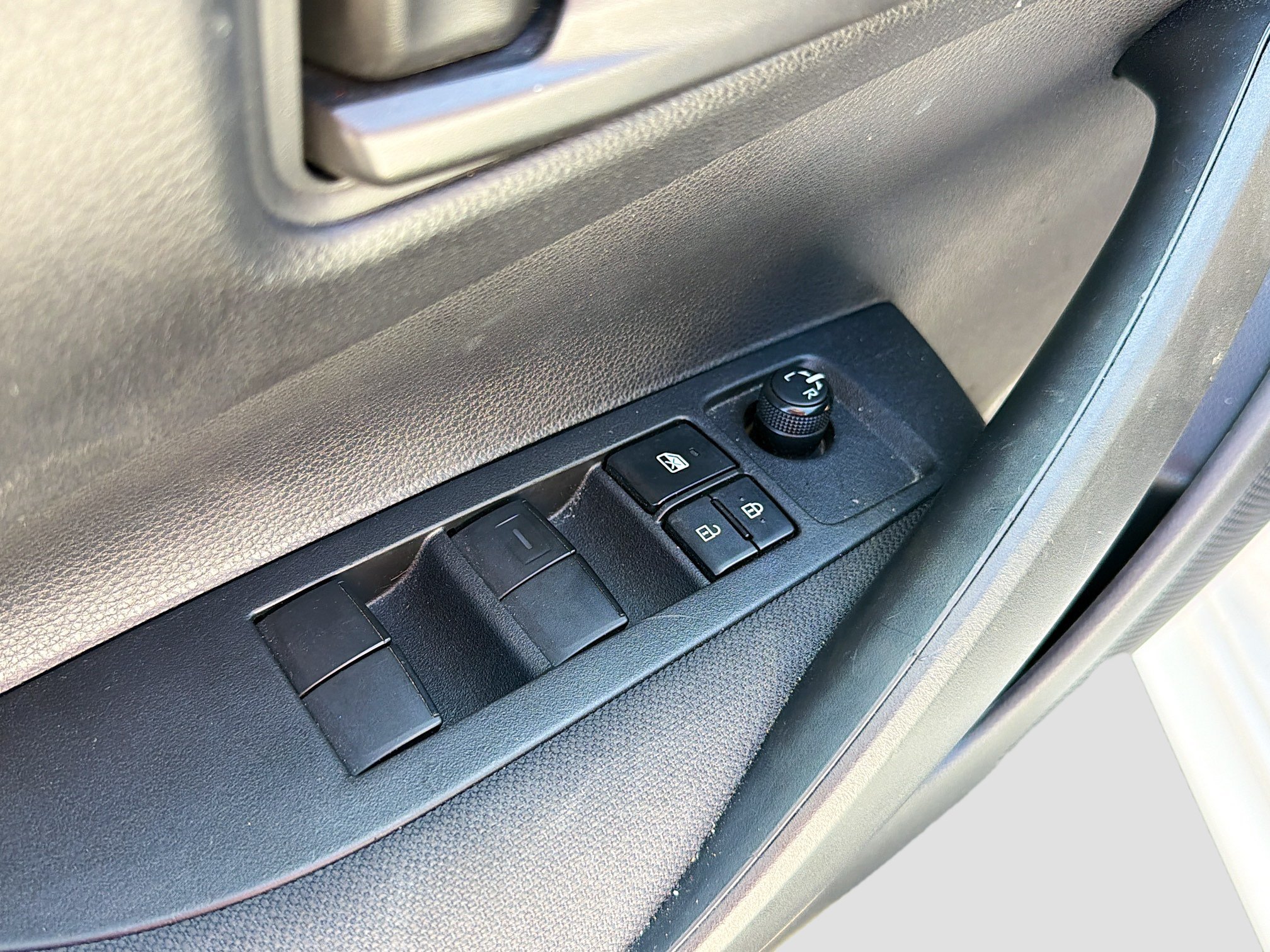 Used 2024 Toyota Corolla LE FWD image 7
