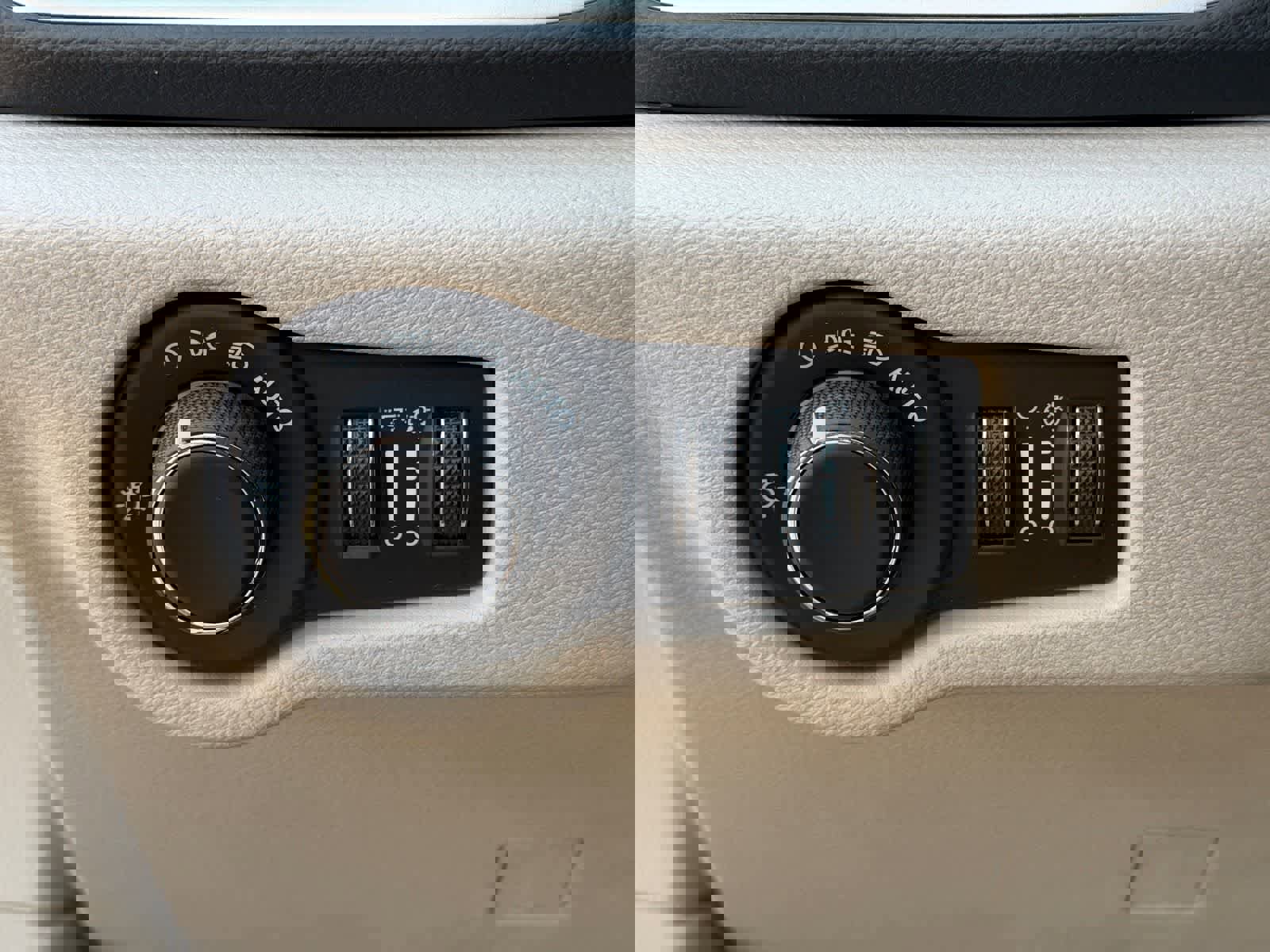 Used 2024 Chrysler Voyager LX image 18