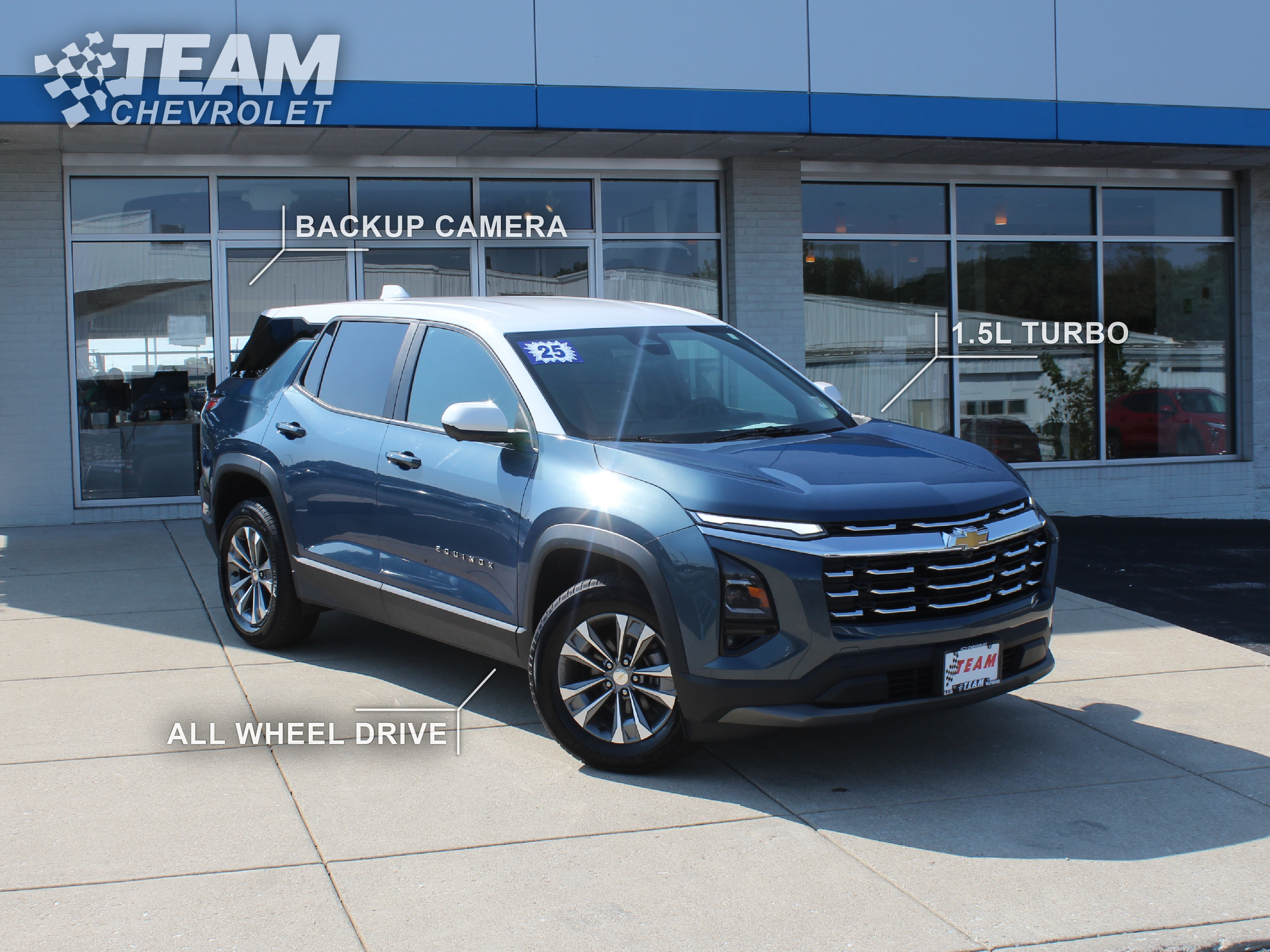 Used 2025 Chevrolet Equinox LT w/ Safety and Technology Package AWD/4WD image 2