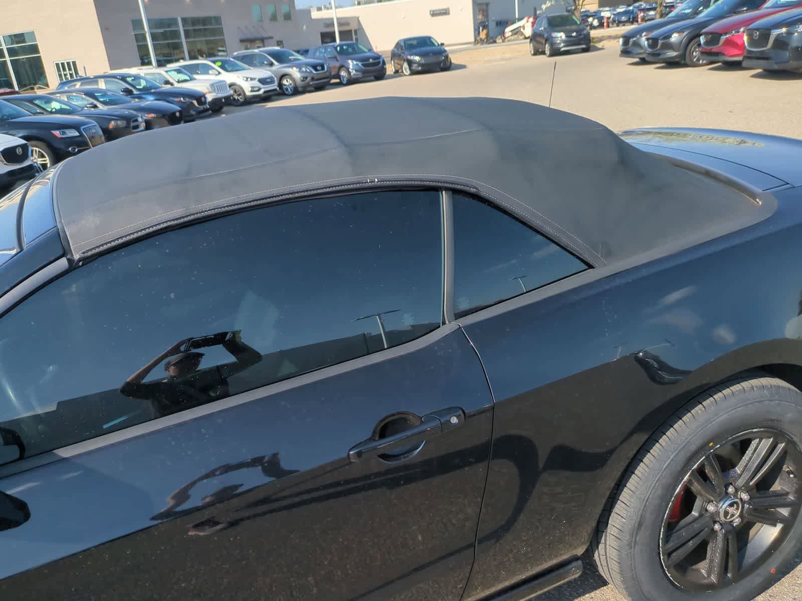 Used 2014 Ford Mustang Convertible RWD image 10