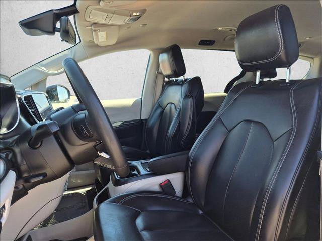 Used 2024 Chrysler Pacifica Limited FWD image 23