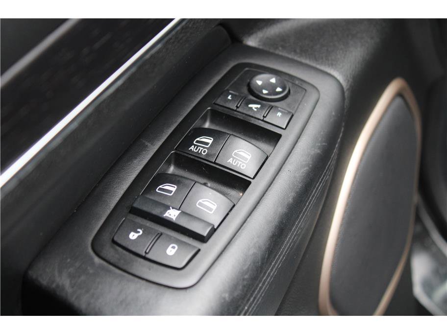 Used 2014 Jeep Grand Cherokee Summit image 14