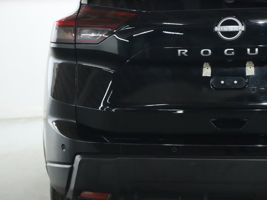 Certified 2025 Nissan Rogue SV image 43