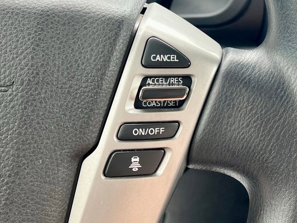 Used 2023 Nissan Titan SV image 23