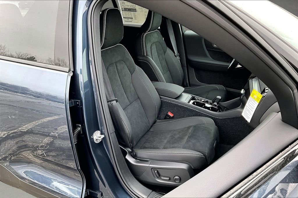 New 2026 Volvo XC40 B5 Ultra w/ Protection Package Premier image 11